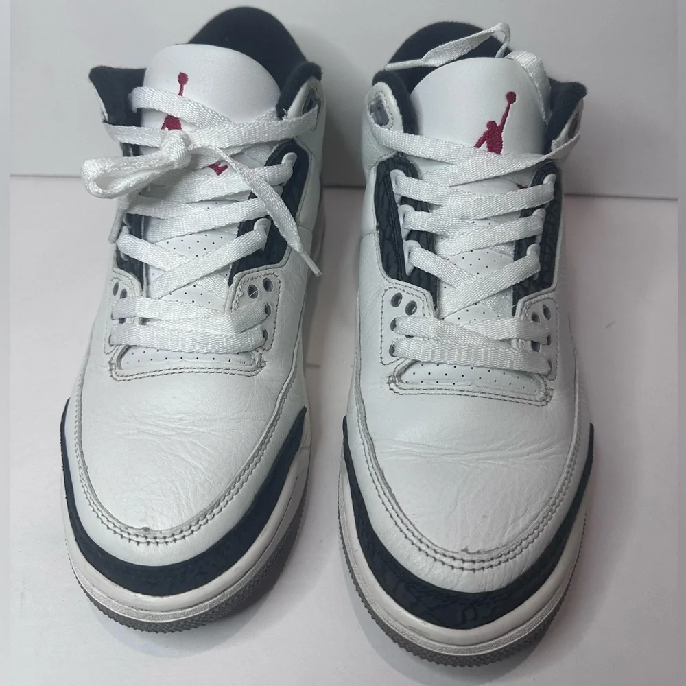 Used Men’s Jordan 3 sneakers